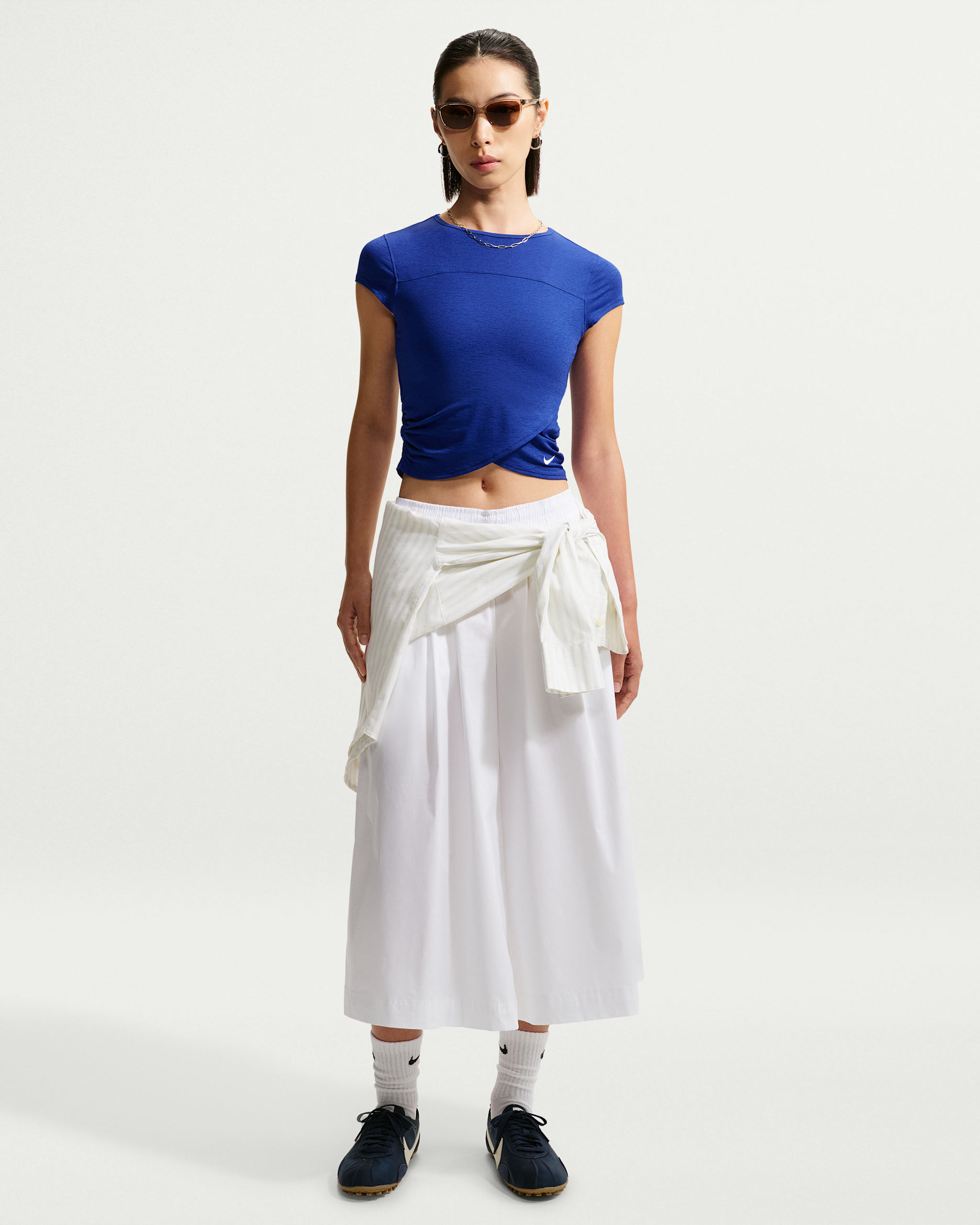 なみ Nike Sportswear Women's Oversized Mid-Rise Poplin Culottes. Nike JP